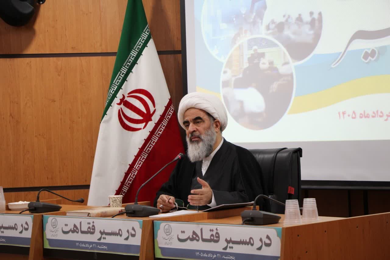 به برکات انقلاب اسلامی هزاران میدان برای فقیه باز شده است