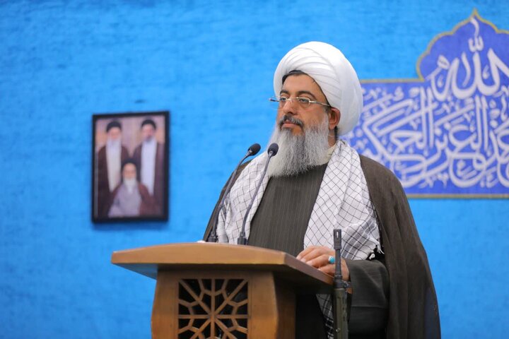 گزارش تصویری/ اقامه نماز جمعه در ساوجبلاغ