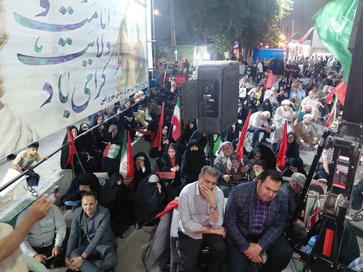 گزارش تصویری/ تجمع شبانه مردم ورامین در سوگ رهبر شهید