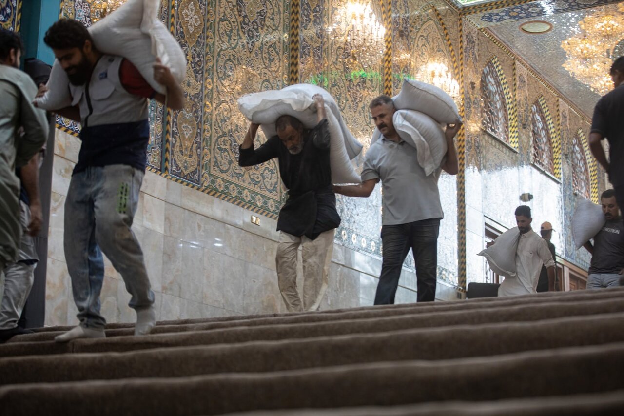 Videos: Imam Hussain Shrine Prepares for Massive Tuwairij Ritual by Laying Sand at Gateways