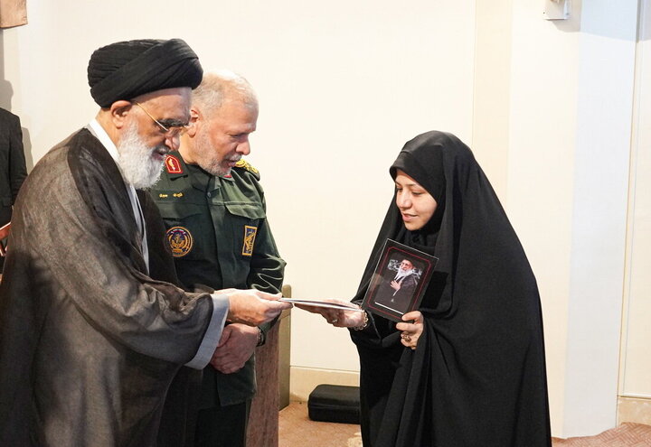 Photos: Honoring of Active Women in Qom Province's Nightly Gatherings Held at Hazrat Masoumeh Shrine