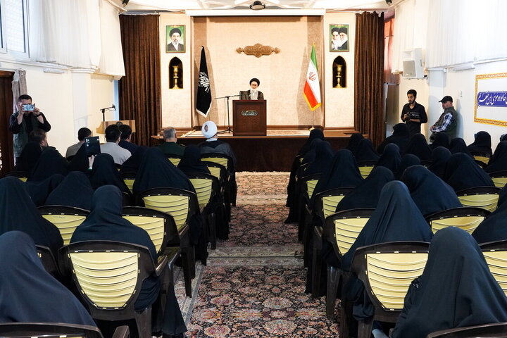 Photos: Honoring of Active Women in Qom Province's Nightly Gatherings Held at Hazrat Masoumeh Shrine