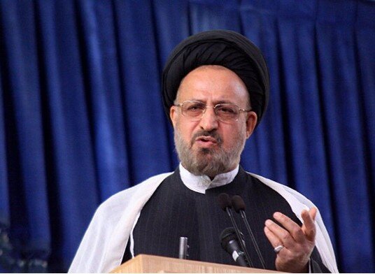ملت ایران با الهام از فرهنگ حسینی در برابر فشارها و تهدیدهای خارجی ایستادگی کرده است