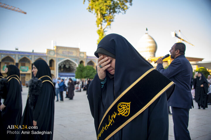 آیین تعویض پرچم و سیاه پوشان بارگاه مطهرحضرت شاهچراغ (ع) به مناسبت فرارسیدن ماه محرم