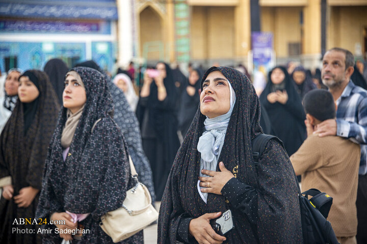 آیین تعویض پرچم و سیاه پوشان بارگاه مطهرحضرت شاهچراغ (ع) به مناسبت فرارسیدن ماه محرم