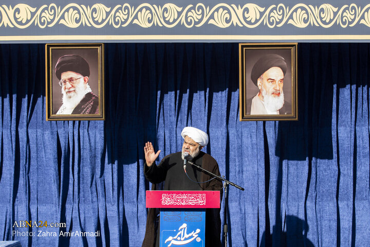 اهتزاز بزرگترین پرچم عزای حسینی