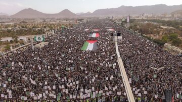 دعوة للخروج المليوني اليوم في مسيرات "التنديد بإساءة المجرم الصهيوني ترامب لمكة المكرمة" بصنعاء