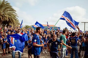 Perayaan dan kegembiraan di Tanjung Verde setelah hasil imbang bersejarah dengan Spanyol
