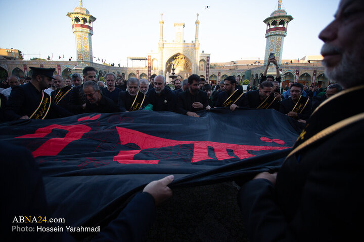 Photos: Hoisting Imam Hussain Mourning Flag at Hazrat Masoumeh Shrine