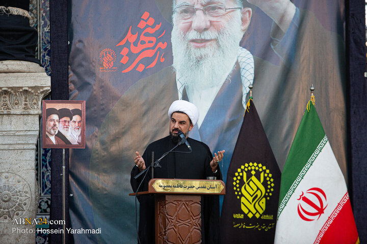Photos: Hoisting Imam Hussain Mourning Flag at Hazrat Masoumeh Shrine