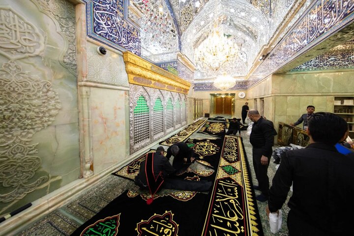عکس خبری/ پرده ضريح مطهر امام حسین(ع) تعویض شد