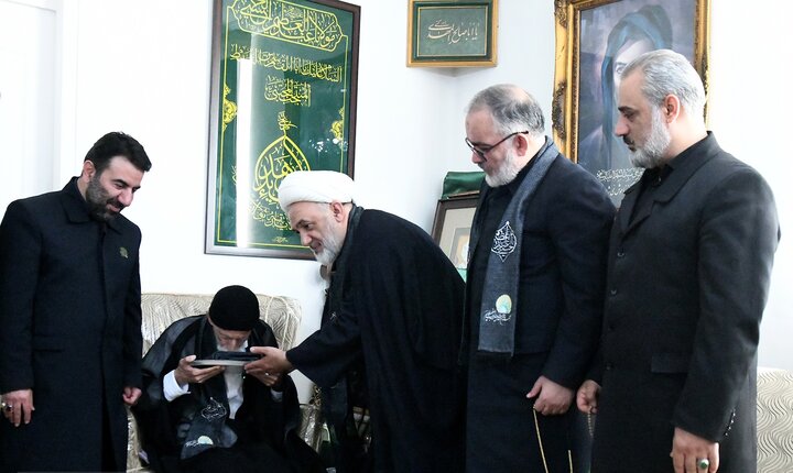 گزارش تصویری/ تقدیر از استاد غلامرضا سازگار پیرغلام اهل‌بیت(ع)