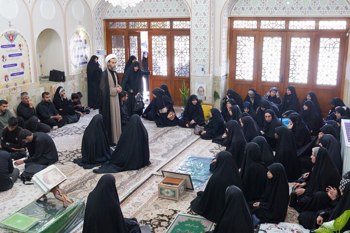 تشرف ۱۰۰ حافظ قرآن استان فارس به زیارت حرم بانوی کرامت