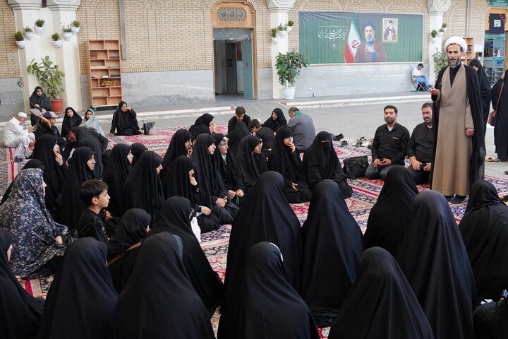 تشرف ۱۰۰ حافظ قرآن استان فارس به زیارت حرم بانوی کرامت