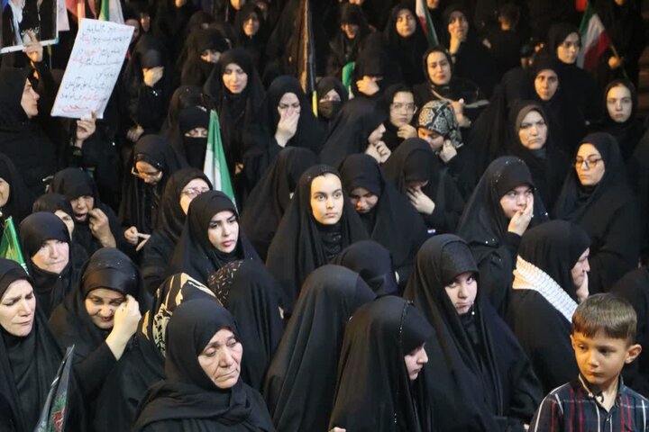 گزارش تصویری/ عزاداری خیابانی مردم قرچک در شب سوم ماه محرم