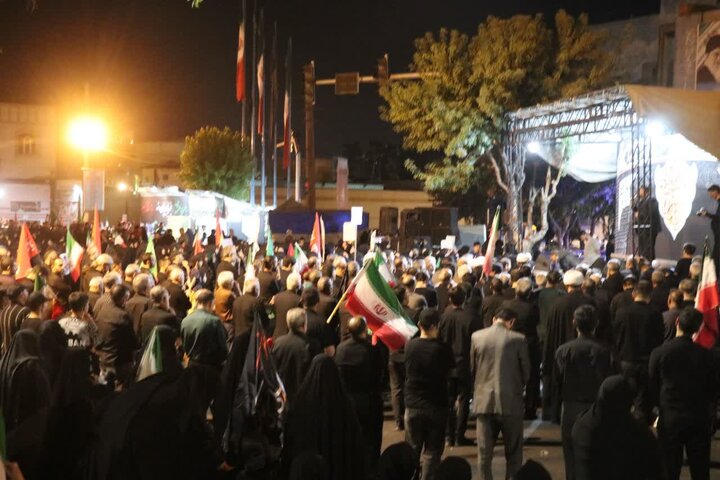 گزارش تصویری/ عزاداری خیابانی مردم قرچک در شب سوم ماه محرم
