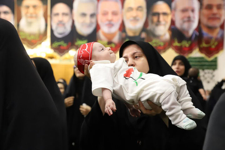 تصاویر | تمرین رباب بودن و علی اصغر(ع) شدن در حرم بانوی کرامت