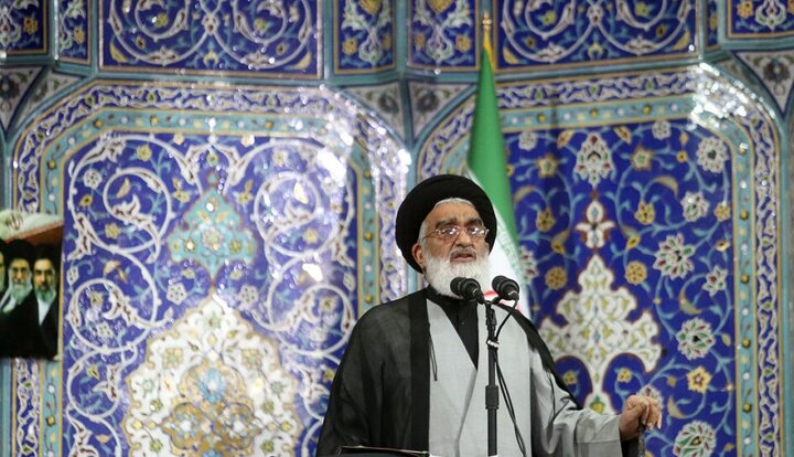 به تأسی از حضرت عباس مطیع محض ولی فقیه هستیم