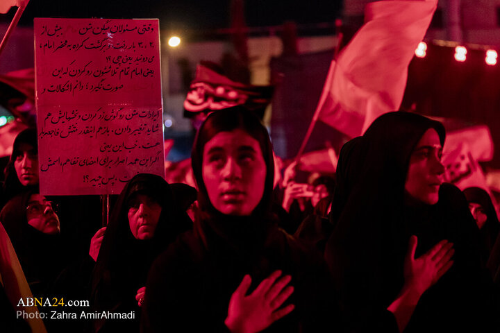 مراسم عزاداری شب پنجم محرم در میدان انقلاب تهران