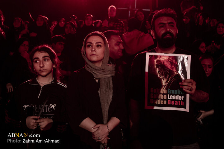 مراسم عزاداری شب پنجم محرم در میدان انقلاب تهران