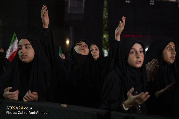 مراسم عزاداری شب پنجم محرم در میدان انقلاب تهران