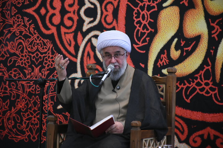 آیت‌الله رمضانی: صلح میان جبهه روشنایی و جبهه ظلم امکان‌پذیر نیست/ تقابل ایران و نظام سلطه، یک تعارض گفتمانی و تمدنی است