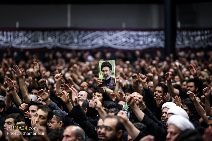 دومین شب مراسم عزاداری حضرت اباعبدالله الحسین(ع) از طرف رهبر انقلاب