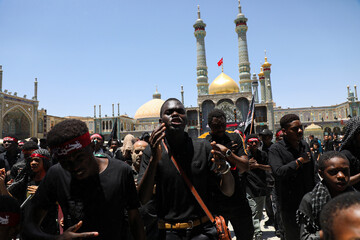 Galeri Foto: Diaspora Afrika Mukim Iran Ikut Ramaikan Pawai Asyura di Qom