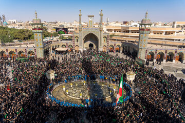 Galeri Foto: Pawai Duka Asyura Rakyat Iran di Kota Qom (2)
