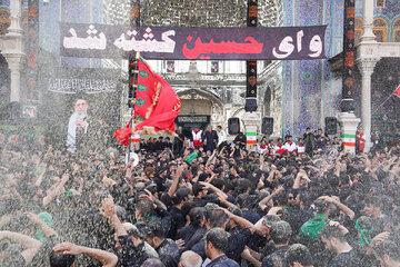 Galeri Foto: Pawai Duka Asyura Rakyat Iran di Kota Qom (1)