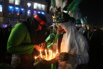 Galeri Foto: Suasana Malam Ghariban di Kota Qom