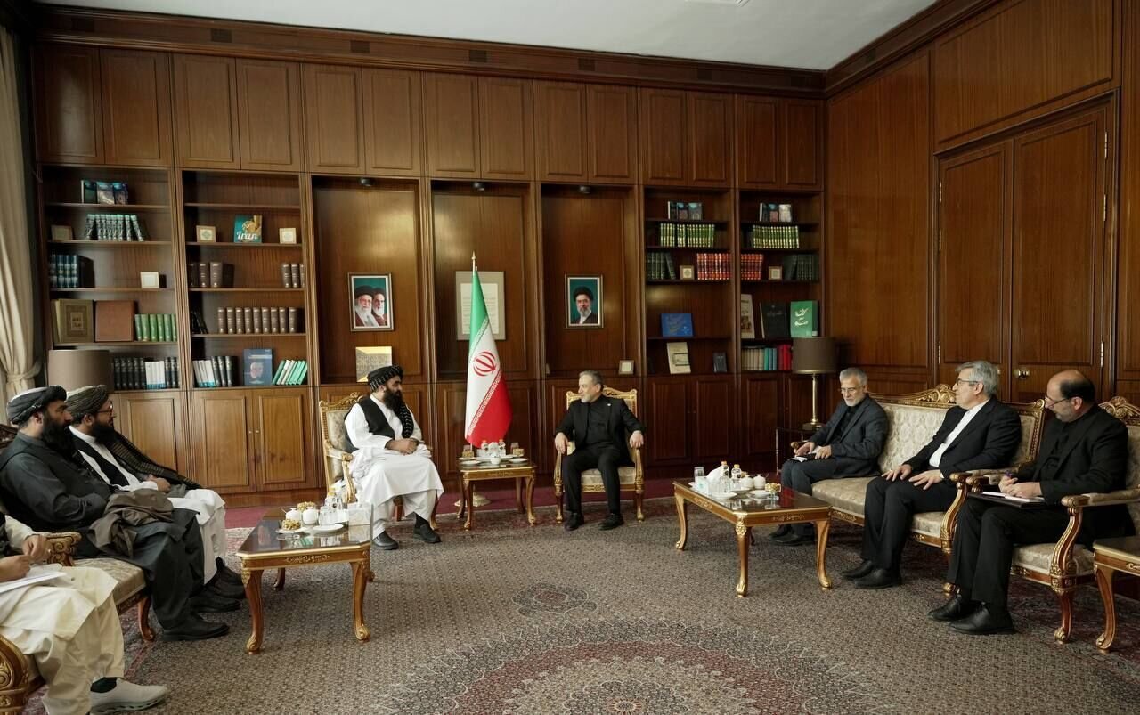 Mawaziri wa Mambo ya Nje wa Iran na Afghanistan Wakutana Kujadili Ushirikiano wa Pande Mbili