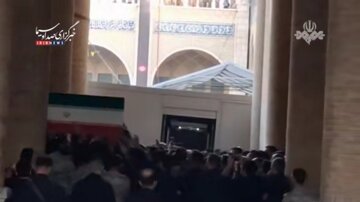 Video| Sandali ng pagdating ng labi ng martir na pinuno ng Iran sa Mosalla