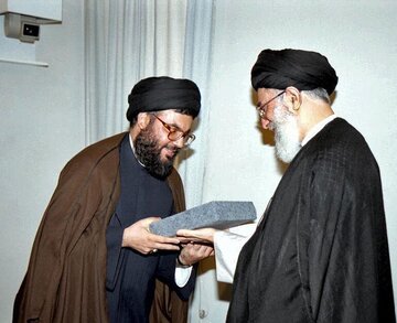 السيد محمد مهدي نجل شهيد الأمة يروي عن لحظات من الذاكرة والوفاء للشهيد الخامنئي