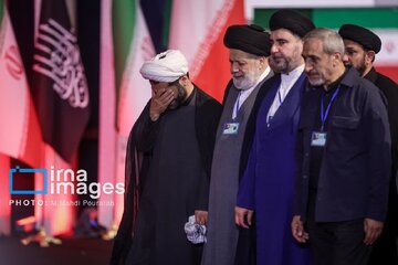 Galeri Foto: Delegasi Asing Memberi Penghormatan Terakhir pada Asy-Syahid Ayatullah Khamenei (1)