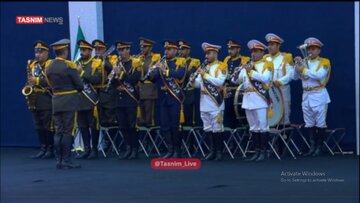 O enviado especial de Cuba e a delegação que o acompanha prestam homenagem ao Líder mártir