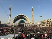 テヘラン市民による追悼指導者との別れの式典への数百万人規模の参加