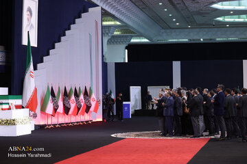 Informe fotográfico | Presencia de los jefes de los tres poderes del gobierno en la ceremonia de tributo al líder martirizado de la Revolución Islámic