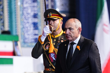 L'hommage des personnalités du monde entier au corps du leader moudjahid martyr de la révolution