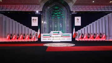 Tahran'da tarihi veda: Bir cenaze töreninden daha fazlası