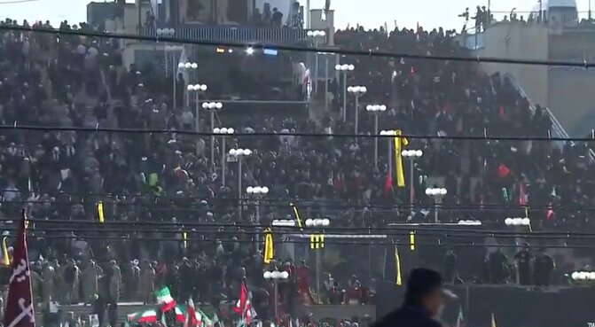ویدیو | سی‌ان‌ان: مصلای تهران غرق در اشک و فریاد «انتقام» شد