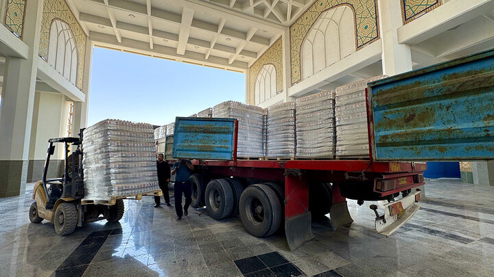 حرم بانوی کرامت آماده استقبال از زائران مراسم تشییع امام شهید شد