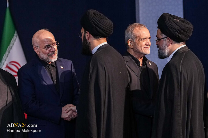 مراسم ادای احترام بر پیکر رهبر مجاهد شهید انقلاب