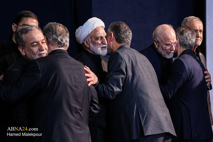 مراسم ادای احترام بر پیکر رهبر مجاهد شهید انقلاب