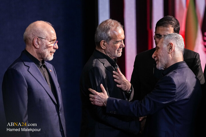 مراسم ادای احترام بر پیکر رهبر مجاهد شهید انقلاب