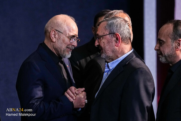 مراسم ادای احترام بر پیکر رهبر مجاهد شهید انقلاب