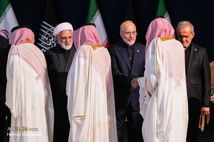 مراسم ادای احترام بر پیکر رهبر مجاهد شهید انقلاب