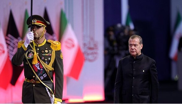 مدودوف: ایران سلاحی قدرتمندتر از تنگه هرمز در اختیار دارد