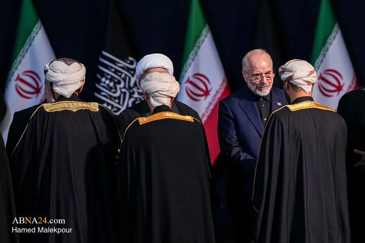 Foto / “Mücahit şehit İmam  Ayetullahi'l- Uzma Hamenei’nin (r.a) ve ailesinin naaşlarına saygı duruşu merasimi.