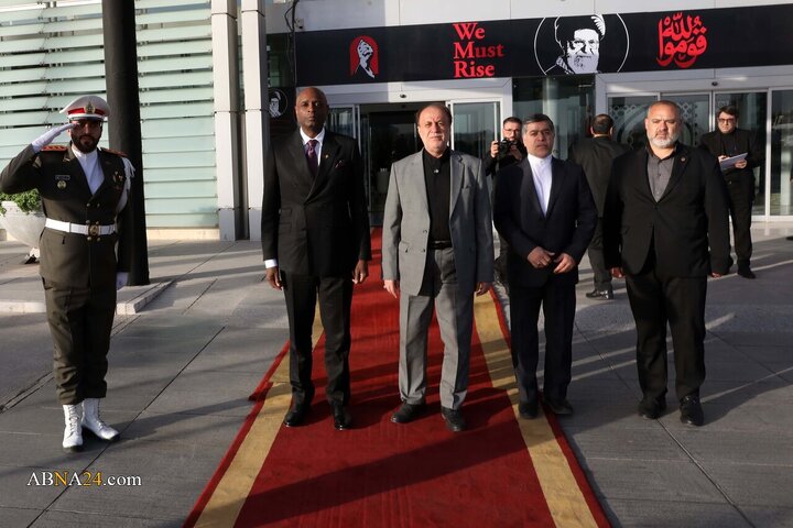 Foto / Devrim’in Şehit Rehberine Saygılarını Sunmak Üzere Gelen Uluslararası Heyetler İçin Karşılama Töreni